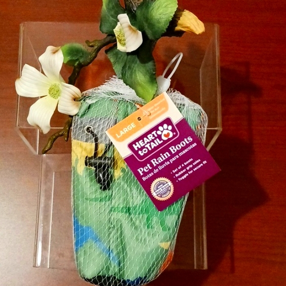 New Heart ToTaIL Pet Rain 🌧 Boots - Picture 1 of 8